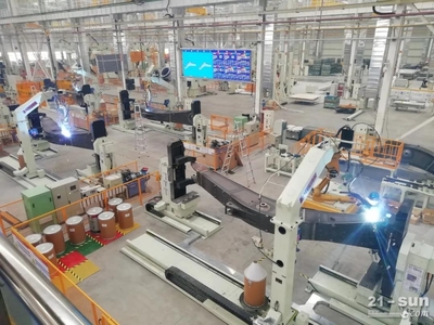 【临距离】两百“悍将”闯码头,张灼华道出事业成功的秘密